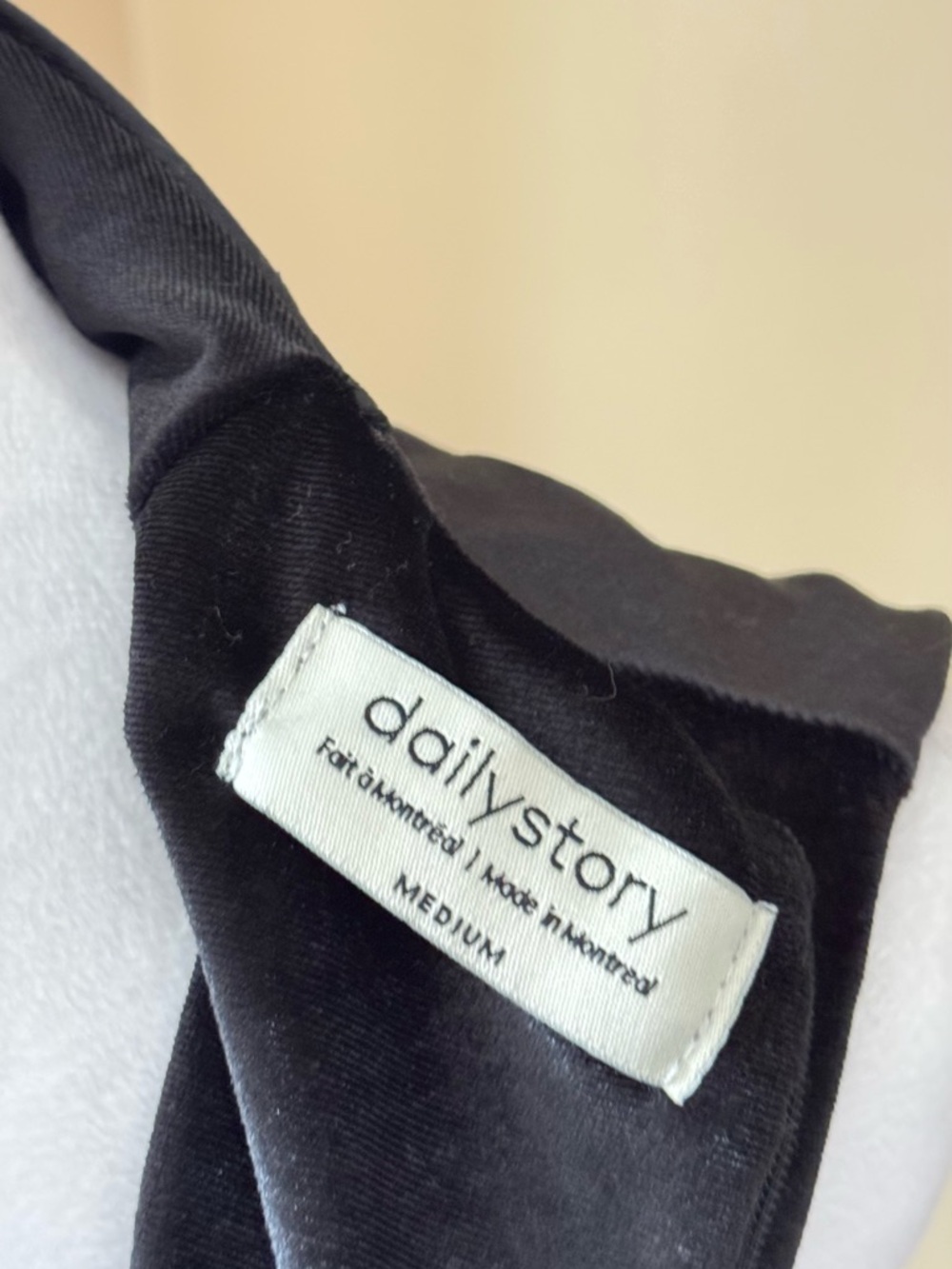 Black Sleeveless Velvet Mini Dress - Picture 3 of 3
